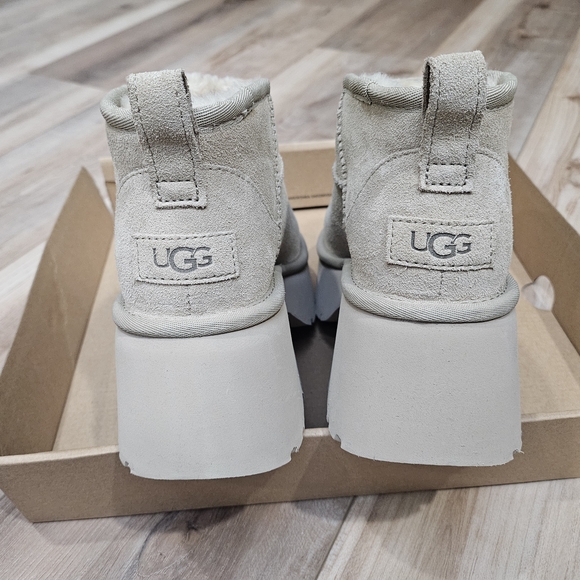 UGG Shoes - UGG Women's Ultra Mini New Heights (US Women's 7)